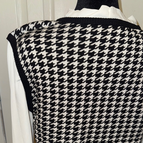 Adrianna Papell Black and White Houndstooth Blouse - Picture 10 of 16